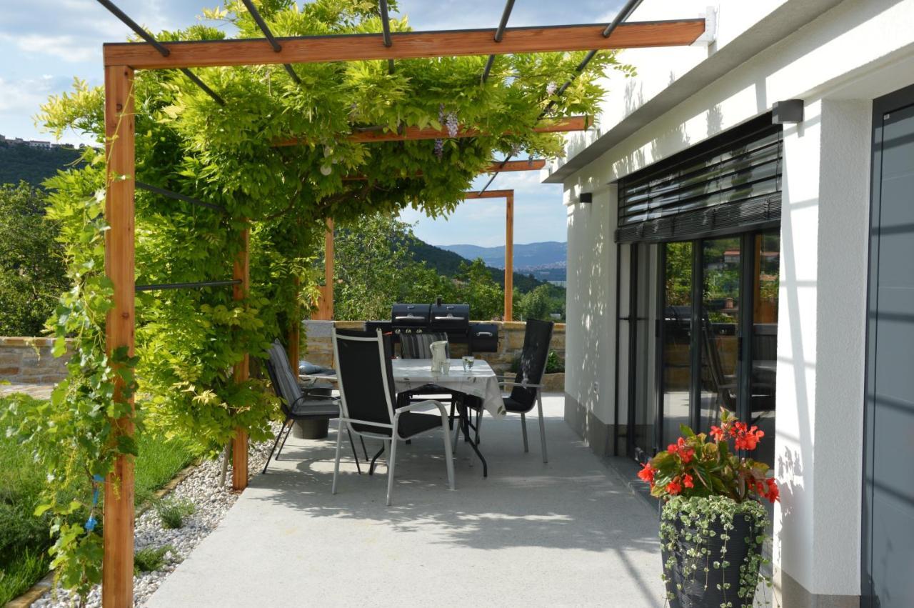 Casa Miranda - Family Comfort In A Quiet Area, Near The Sea, With Bbq And Free Parking Zgornje Skofije Exterior photo